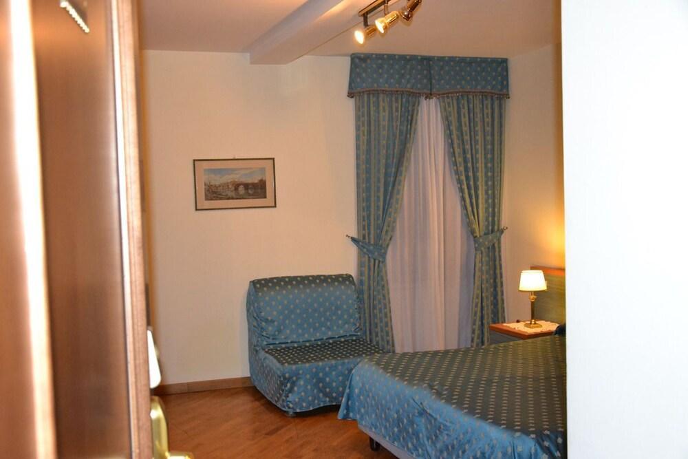 Domus Julia Gasthuis 3*